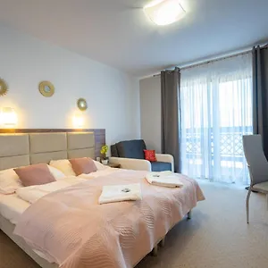 https://apartamenty-trzy-sosny.szklarskaporebahotels.net