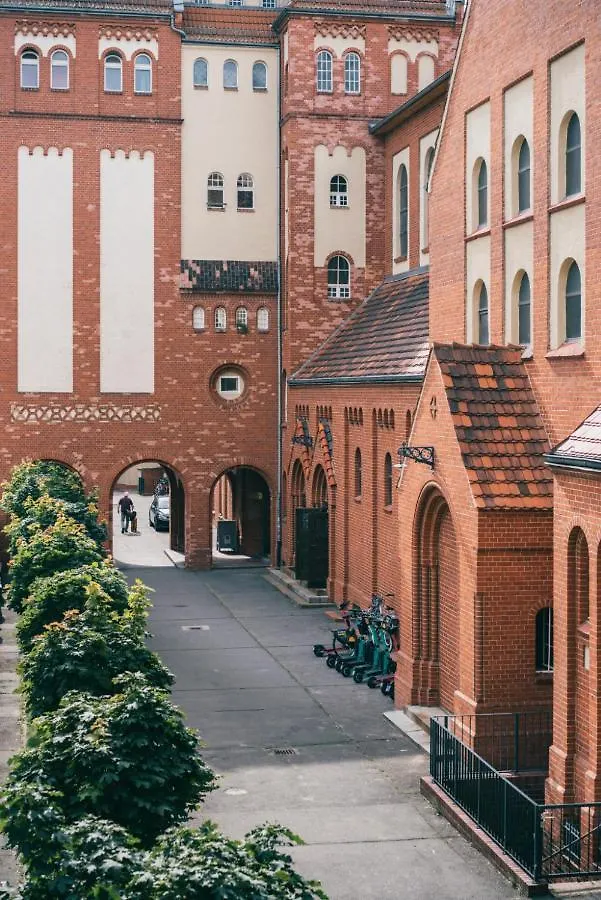 Three Little Pigs Hostel - Your Berlin Castle