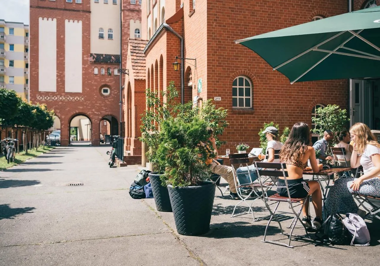 Three Little Pigs Hostel - Your Berlin Castle
