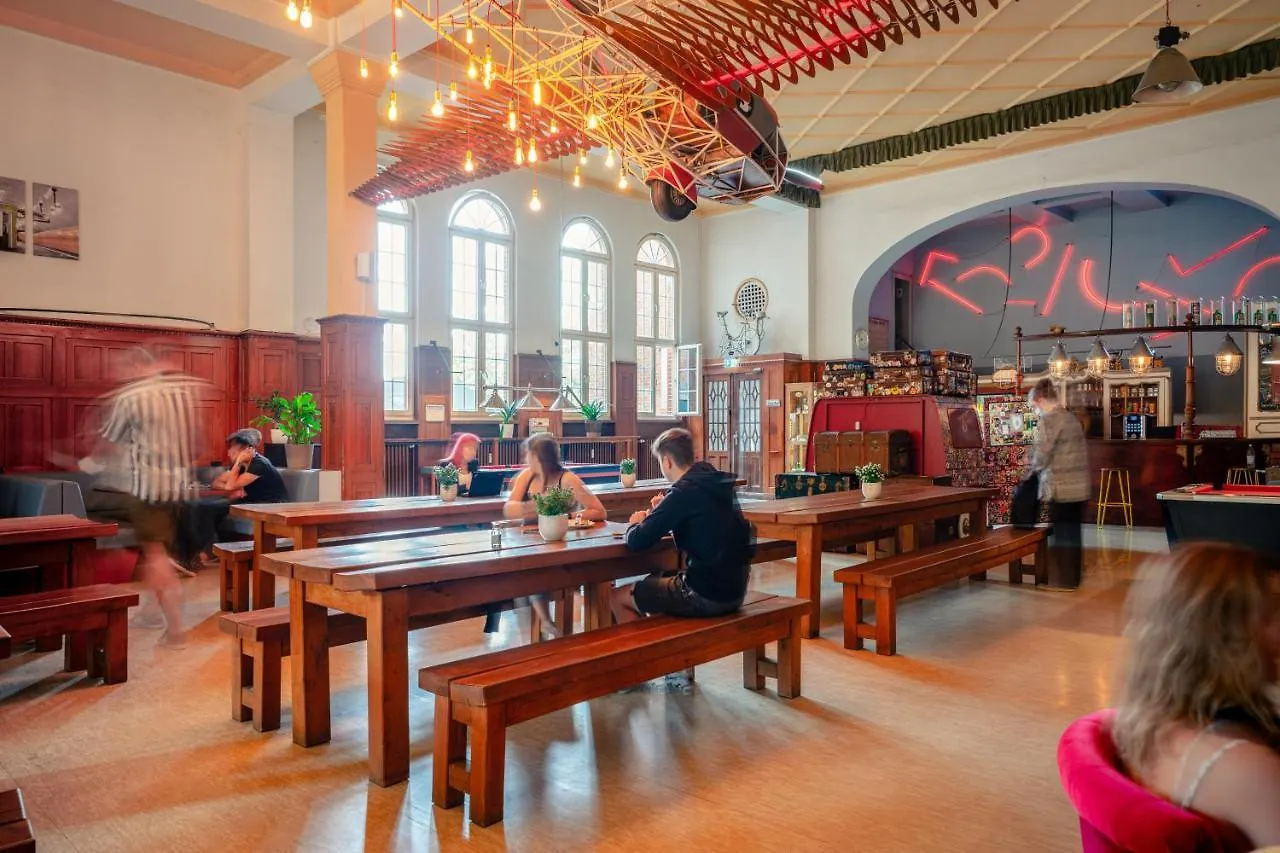 Three Little Pigs Hostel - Your Berlin Castle 0*,