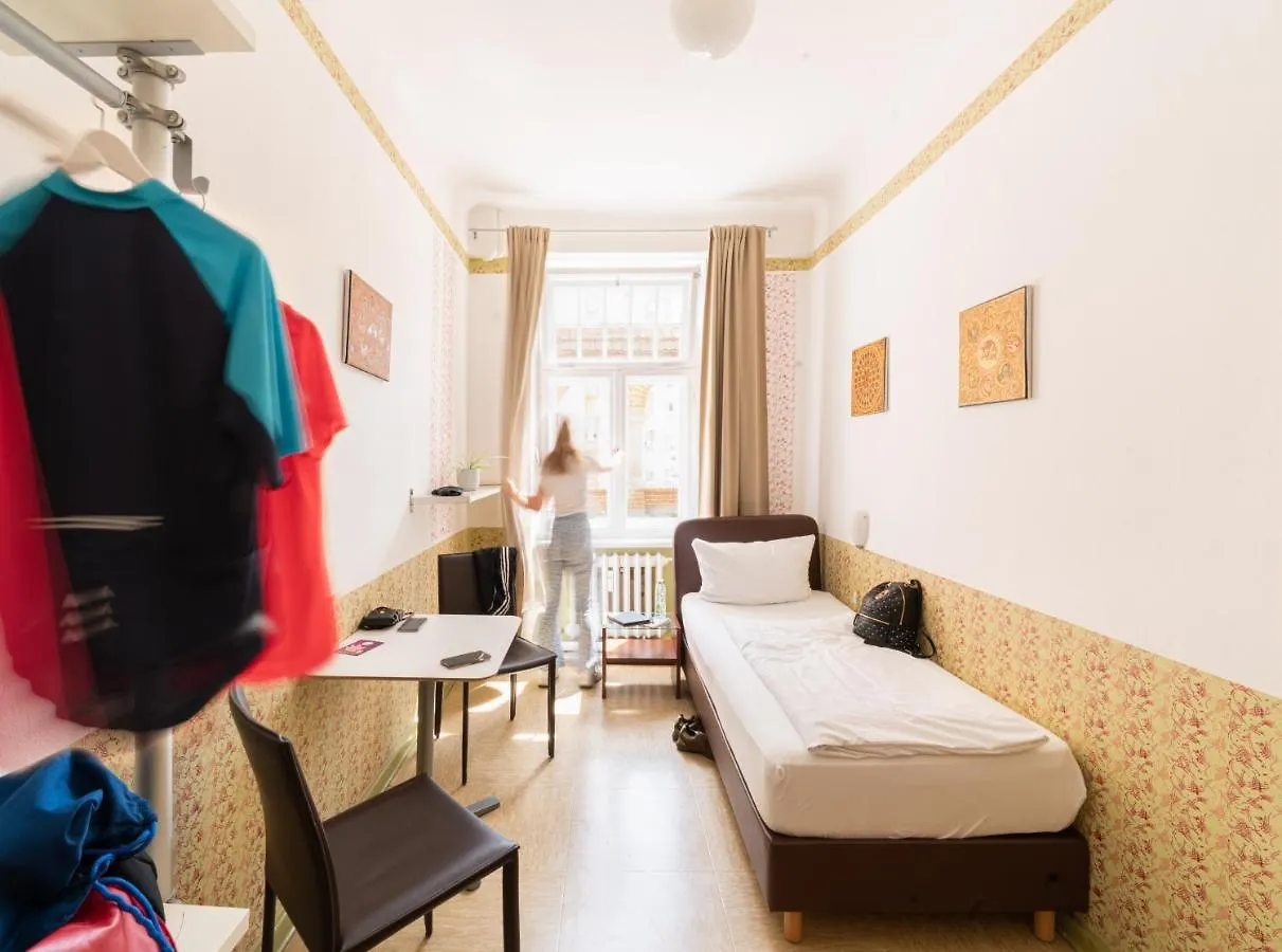 Three Little Pigs Hostel - Your Berlin Castle