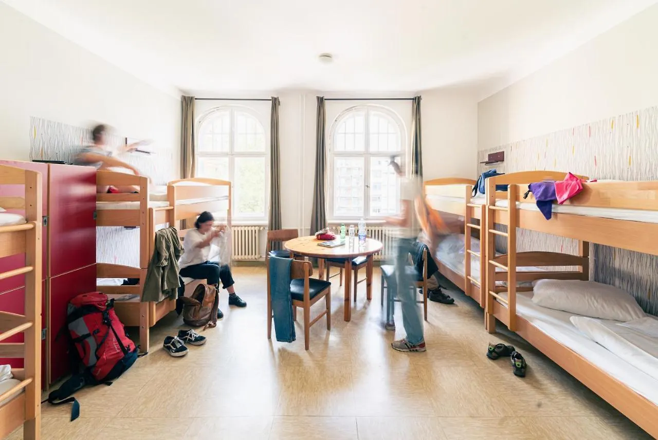 Three Little Pigs Hostel - Your Berlin Castle Tyskland