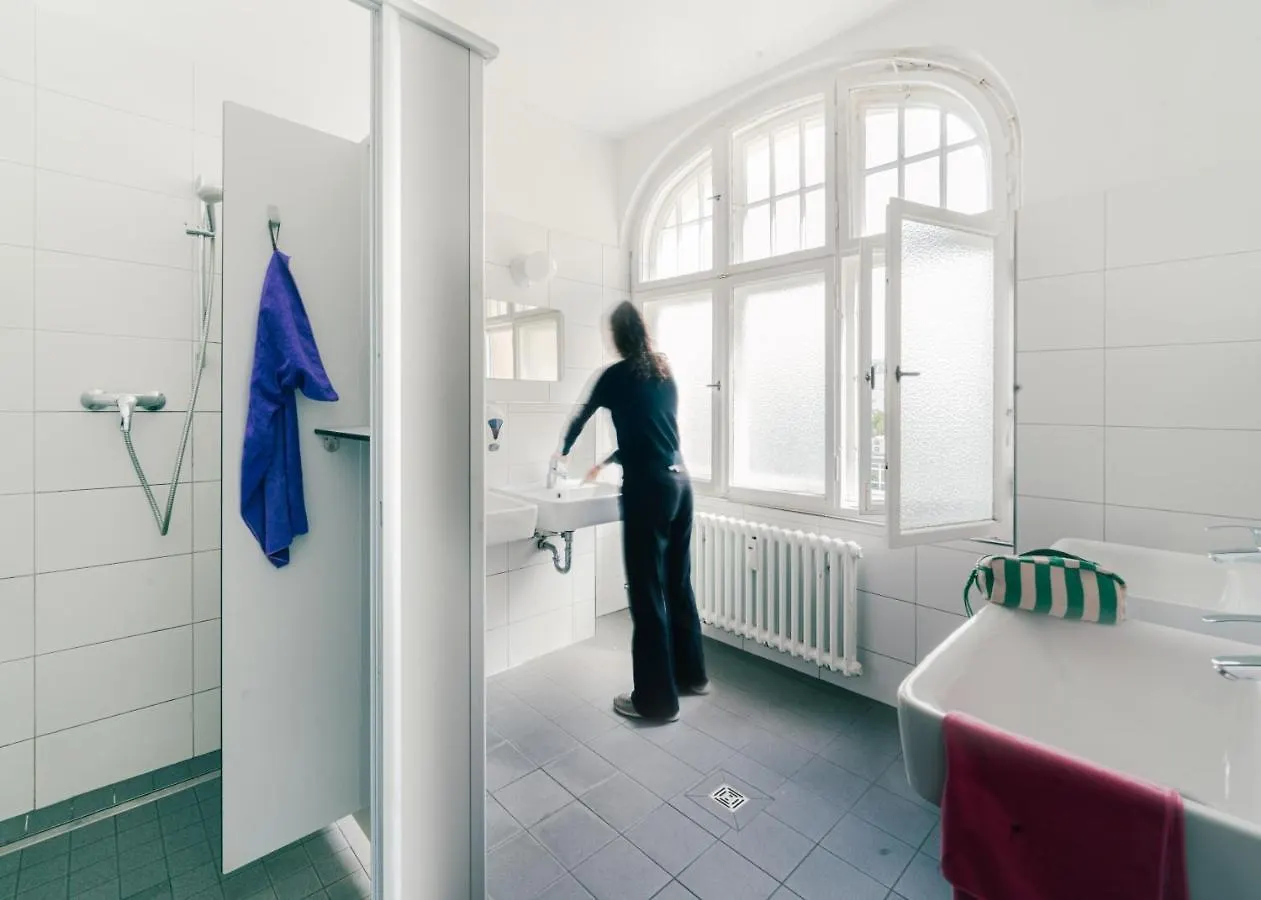Three Little Pigs Hostel - Your Berlin Castle