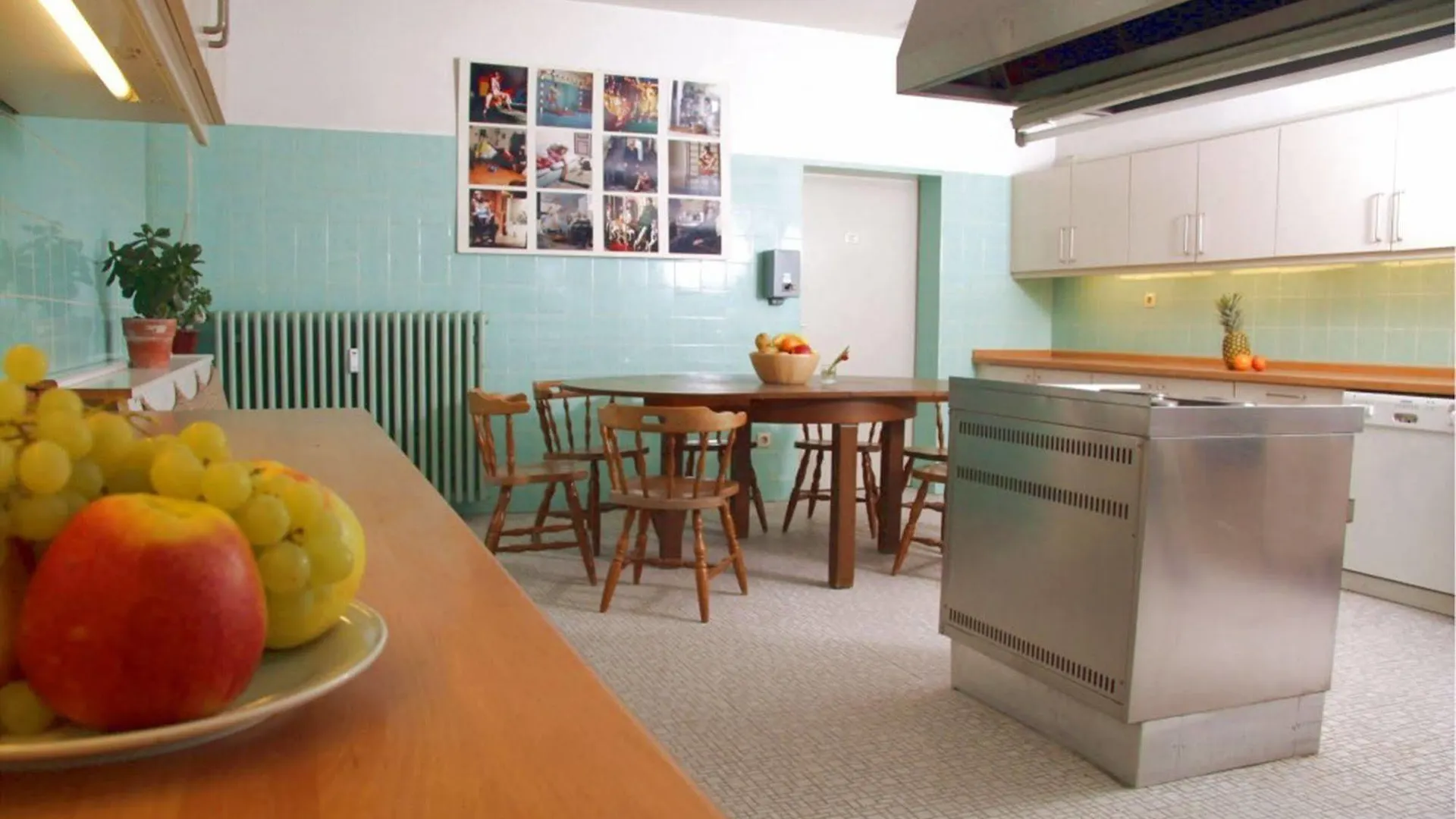 Three Little Pigs Hostel - Your Berlin Castle
