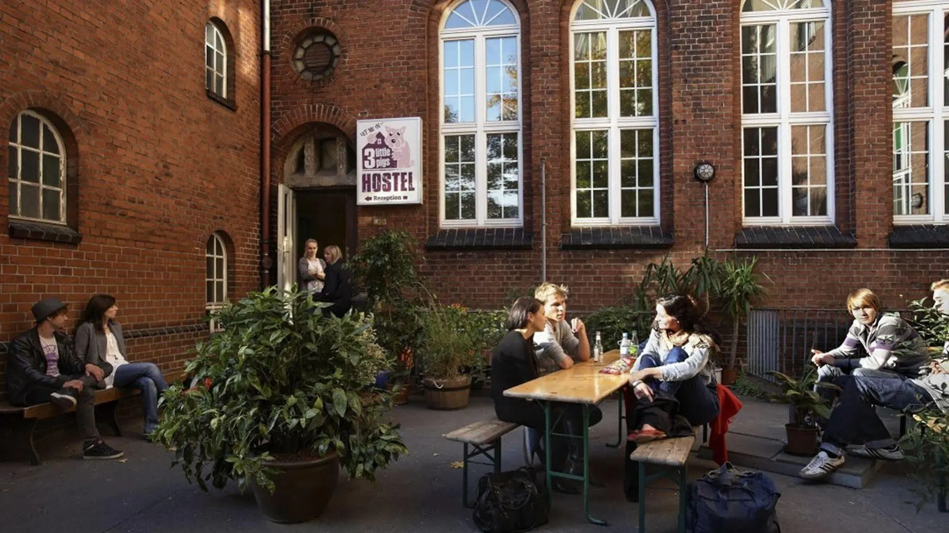 Three Little Pigs Hostel - Your Berlin Castle Tyskland